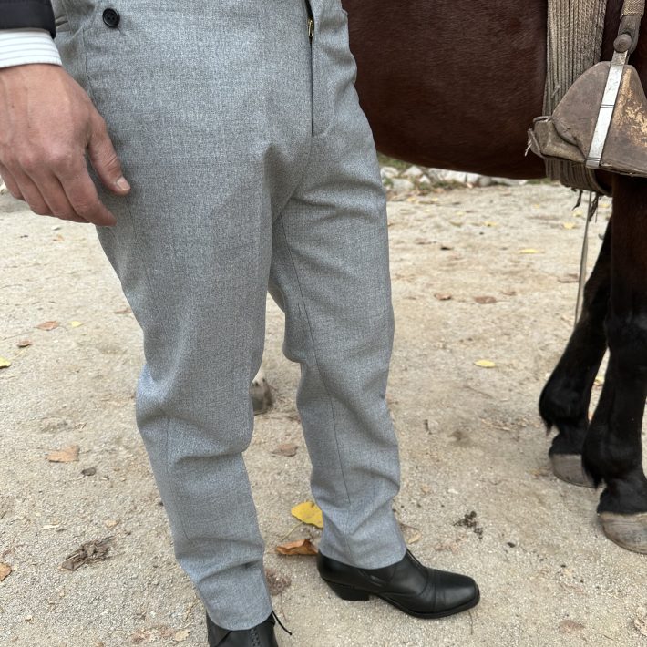 Pantalón gris